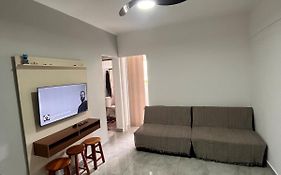 Kitnet Praia Grande Pé na areia
